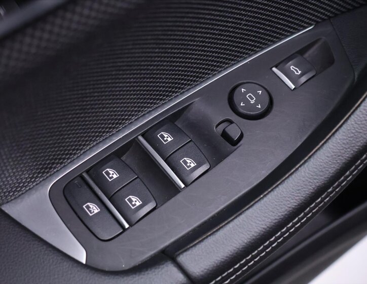 BMW X3 SUV / Terénní 2,0 l 140 kw