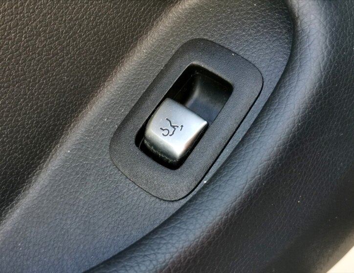 Mercedes-Benz Třídy C Kabriolet 2,0 l 180 kw