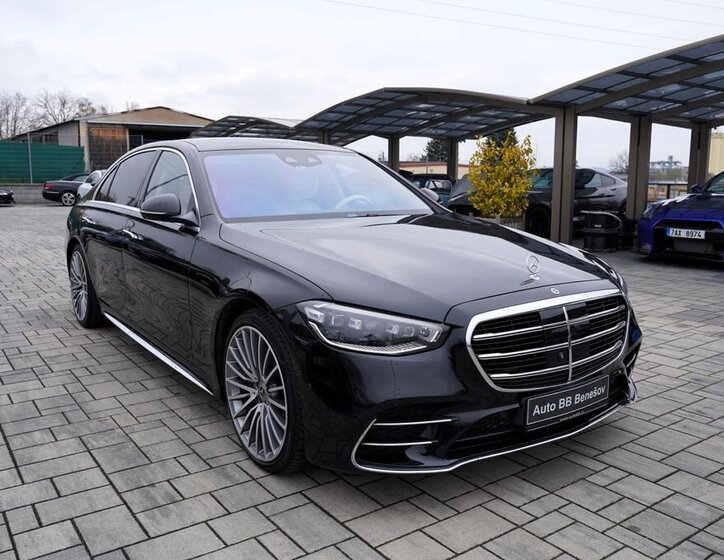 Mercedes-Benz Třídy S Sedan / Limuzína 3,0 l 320 kw