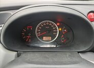 Nissan Almera Tino 29