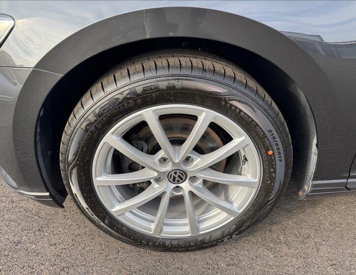 Volkswagen Passat Kombi 2,0 l 110 kw