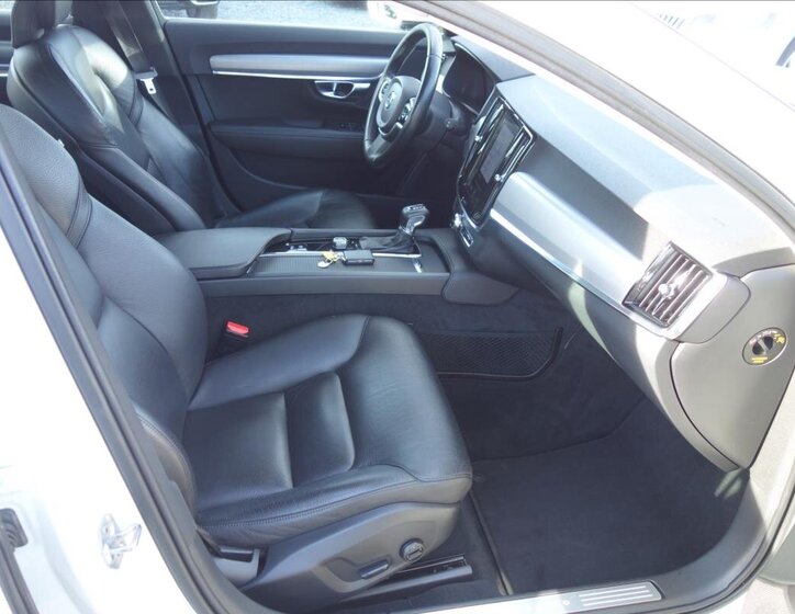 Volvo V90 Kombi 2,0 l 140 kw