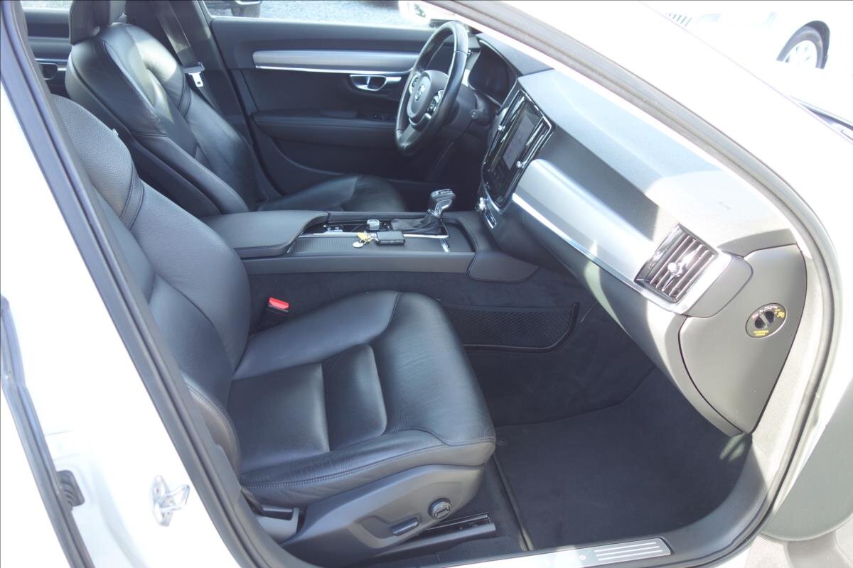 Volvo V90 Kombi 2,0 l 140 kw