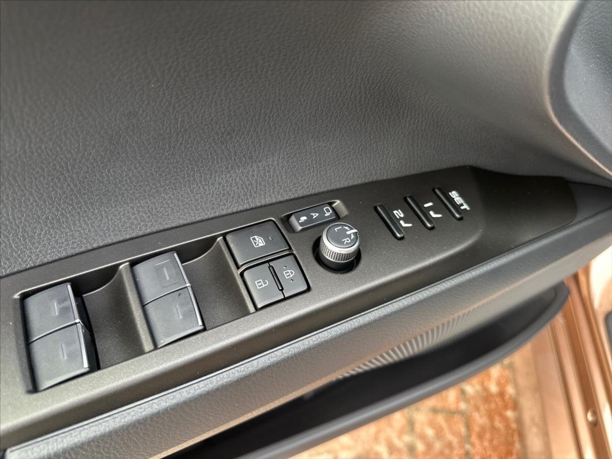 Toyota Camry Sedan 2,5 l 137 kw