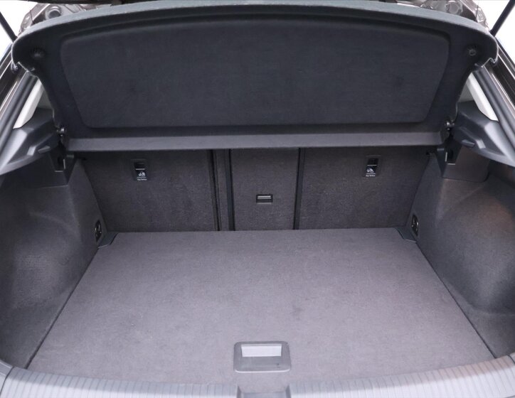 Volkswagen T-Roc SUV 1,5 l 110 kw