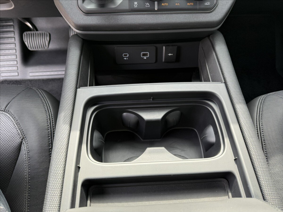 Land Rover Defender SUV / Terénní 3,0 l 221 kw