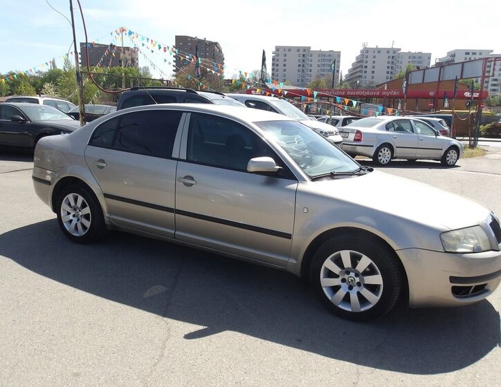 Škoda Superb Sedan / Limuzína 1,9 l 96 kw