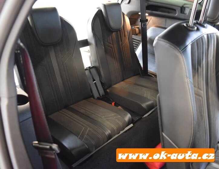 Peugeot 5008 MPV 1,5 l 96 kw