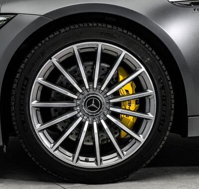 Mercedes-Benz AMG GT 10