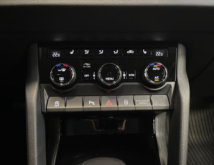 Škoda Karoq SUV / Terénní 1,5 l 110 kw