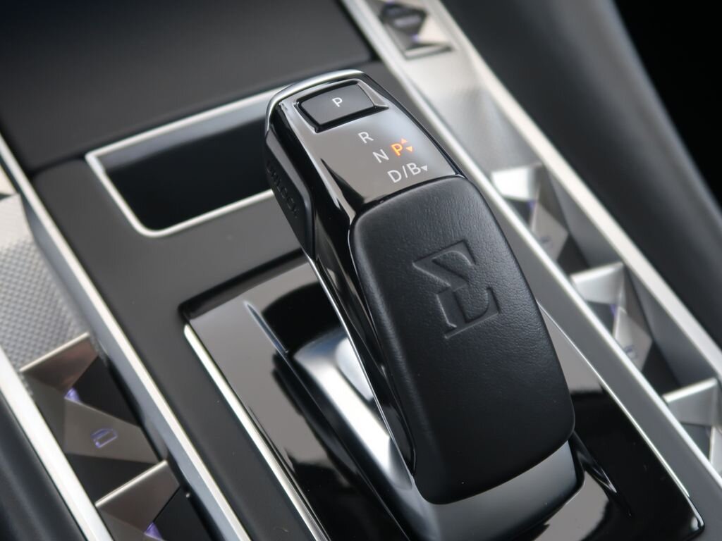 DS Automobiles DS9 Sedan / Limuzína 1,6 l 147 kw