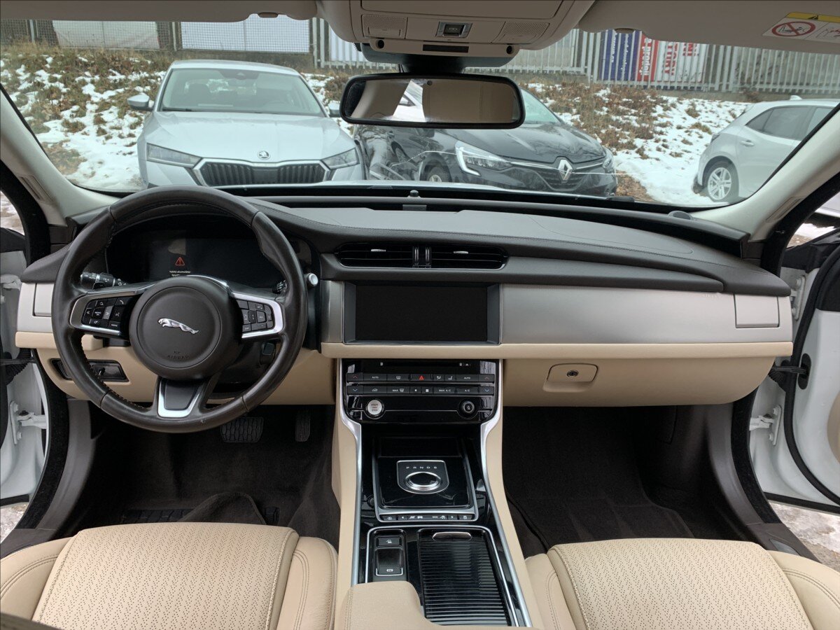 Jaguar XF Sedan 2,0 l 132 kw