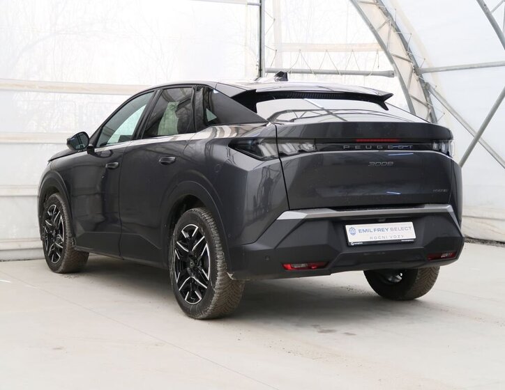 Peugeot 3008 SUV 1,2 l 100 kw