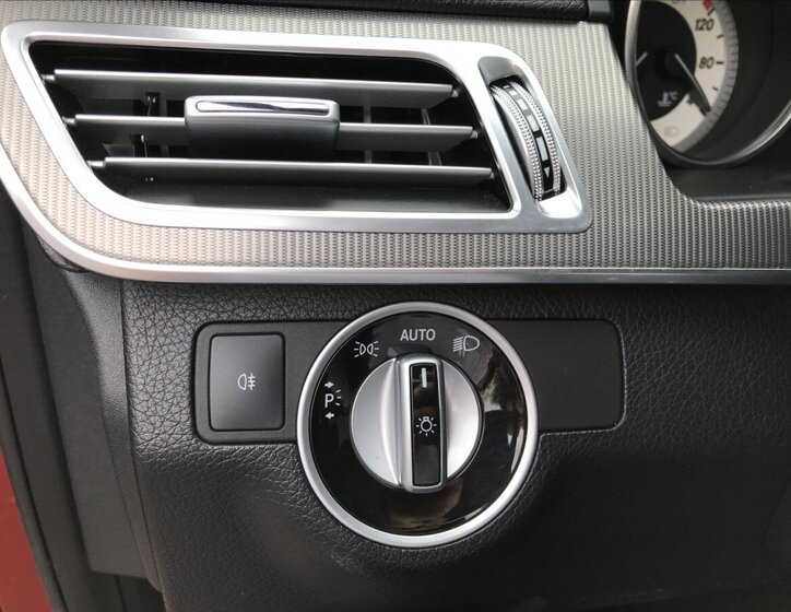 Mercedes-Benz Třídy E Kombi 2,1 l 100 kw