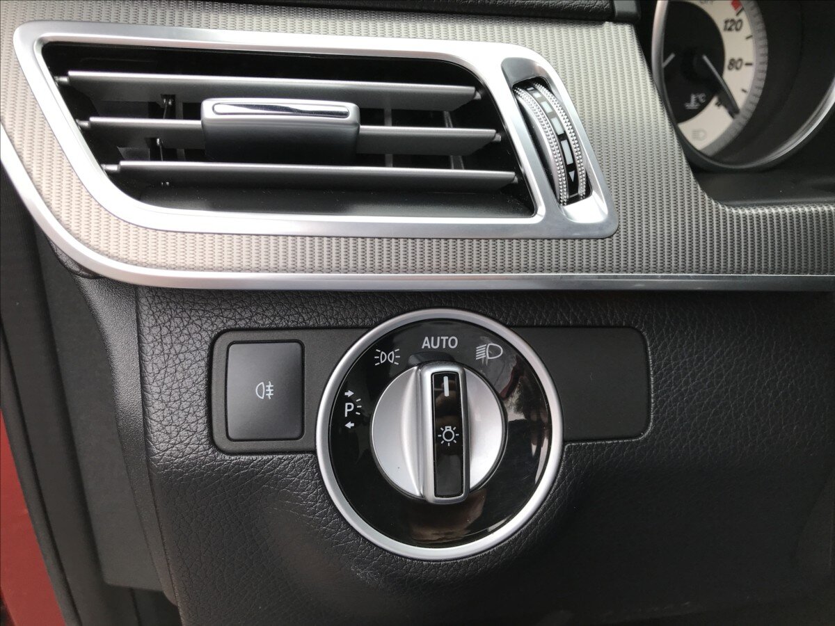 Mercedes-Benz Třídy E Kombi 2,1 l 100 kw