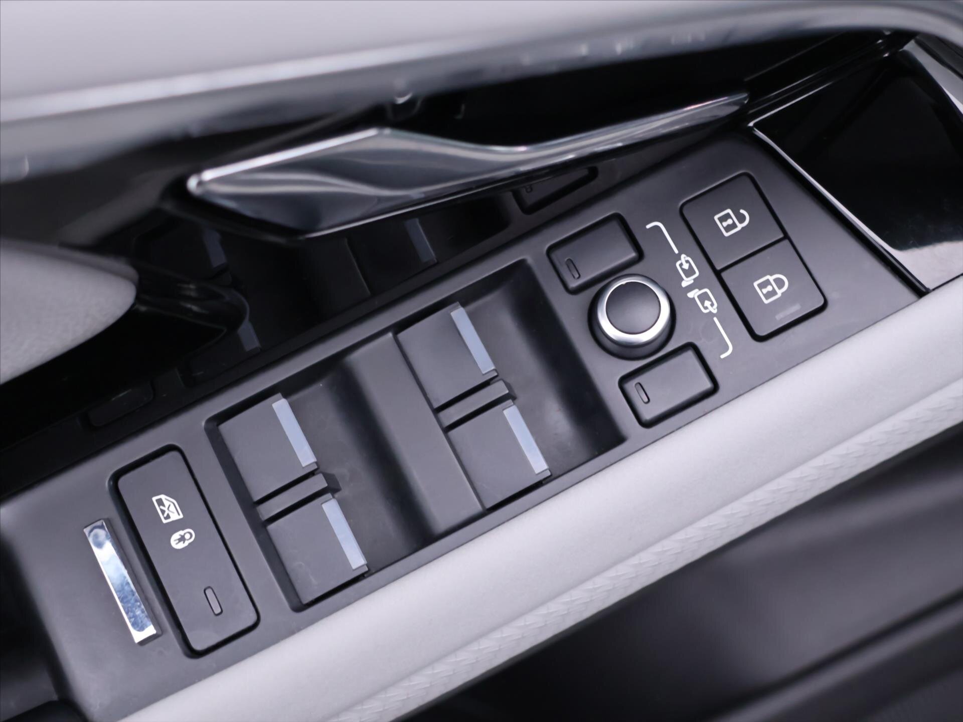 Land Rover Range Rover Evoque SUV / Terénní 2,0 l 120 kw