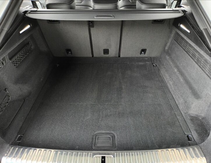 Audi SQ8 SUV / Terénní 4,0 l 320 kw