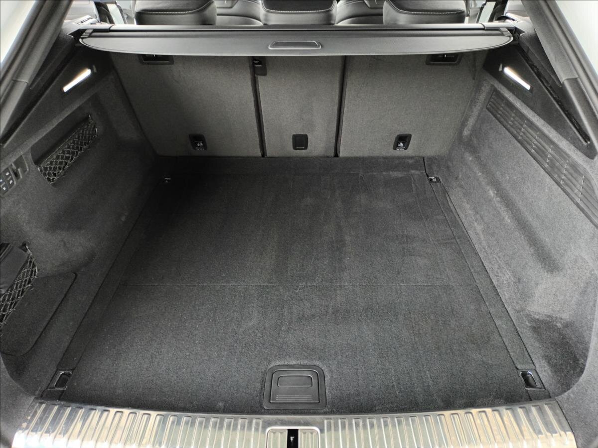 Audi SQ8 SUV / Terénní 4,0 l 320 kw