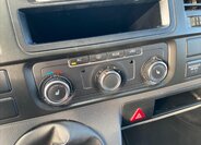 Volkswagen Caravelle 17