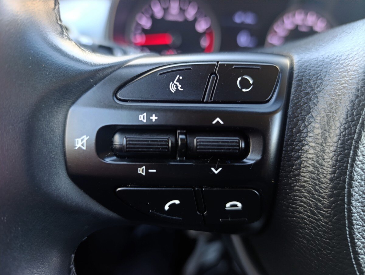 KIA Stonic Hatchback 1,4 l 73 kw