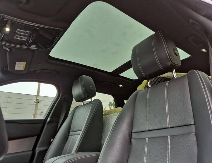 Land Rover Range Rover Velar SUV 2,0 l 150 kw