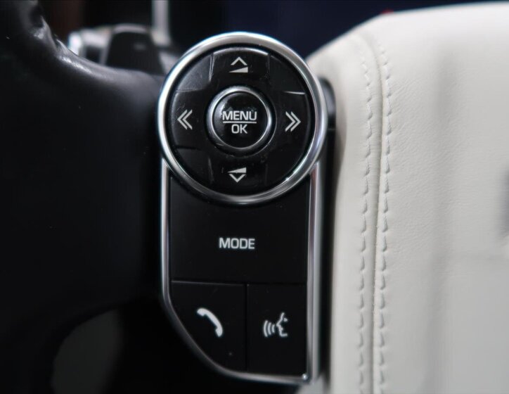 Land Rover Range Rover SUV / Terénní 4,4 l 250 kw