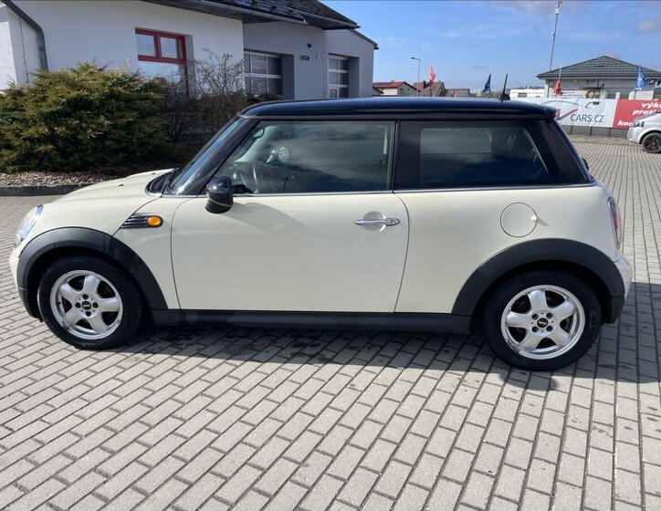 Mini Cooper Hatchback 1,6 l 88 kw