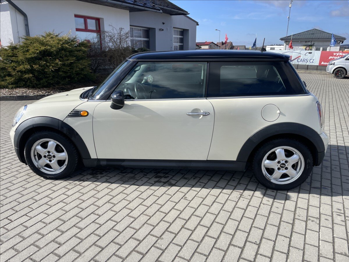 Mini Cooper Hatchback 1,6 l 88 kw