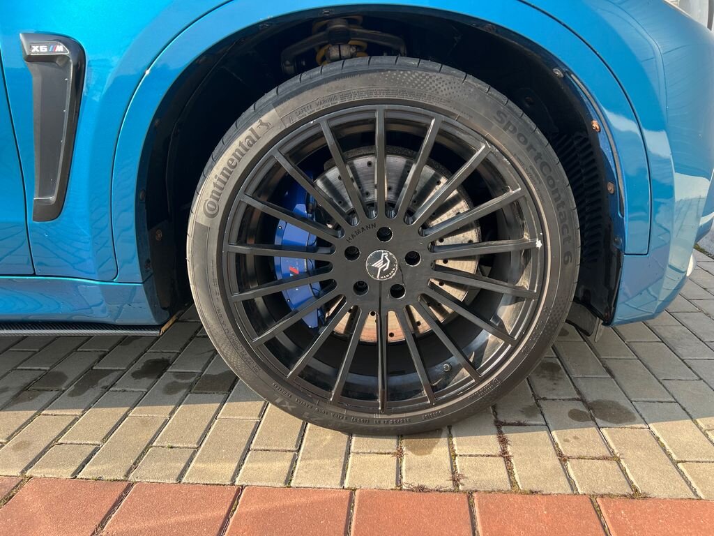 BMW X6 SUV / Terénní 4,4 l 512 kw