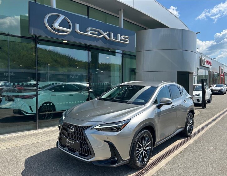Lexus NX 350h SUV / Terénní 2,5 l 150 kw