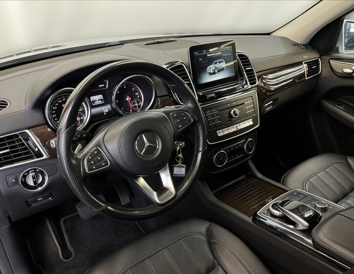 Mercedes-Benz GLS 9