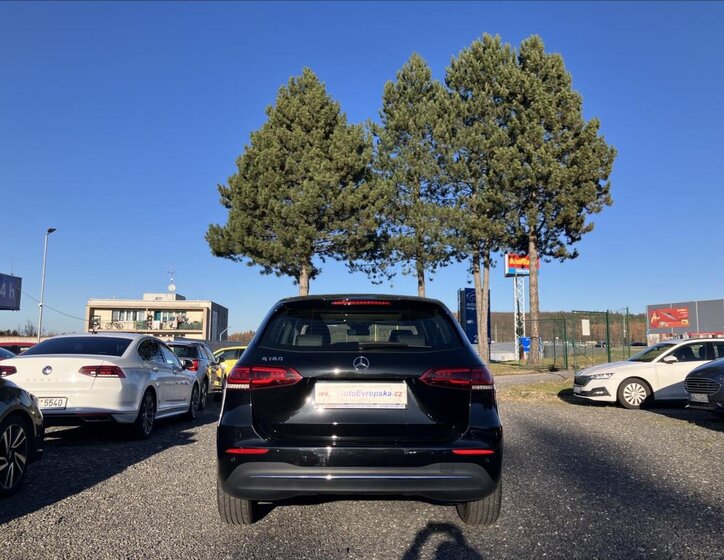 Mercedes-Benz Třídy B Hatchback 1,3 l 100 kw