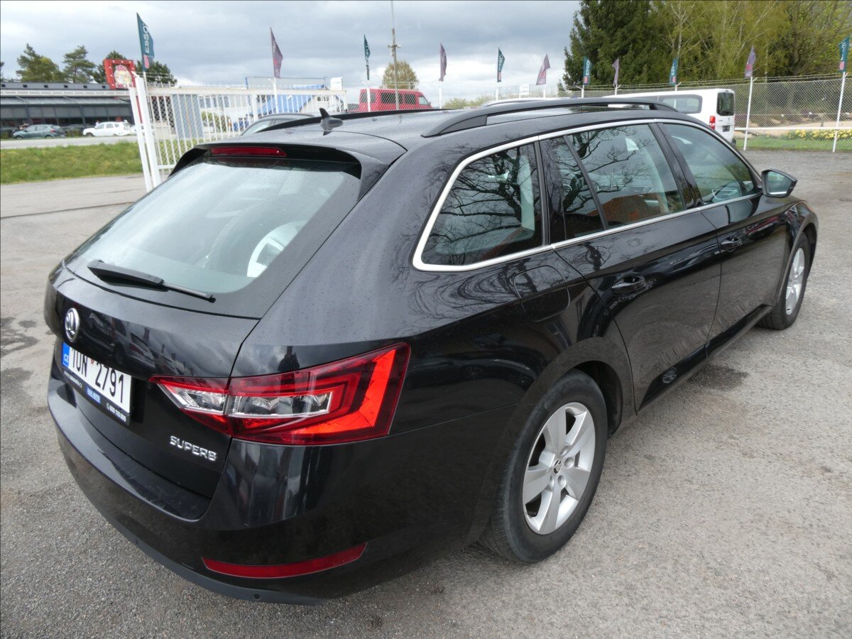 Škoda Superb Kombi 1,6 l 88 kw