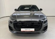 Audi Q8 4
