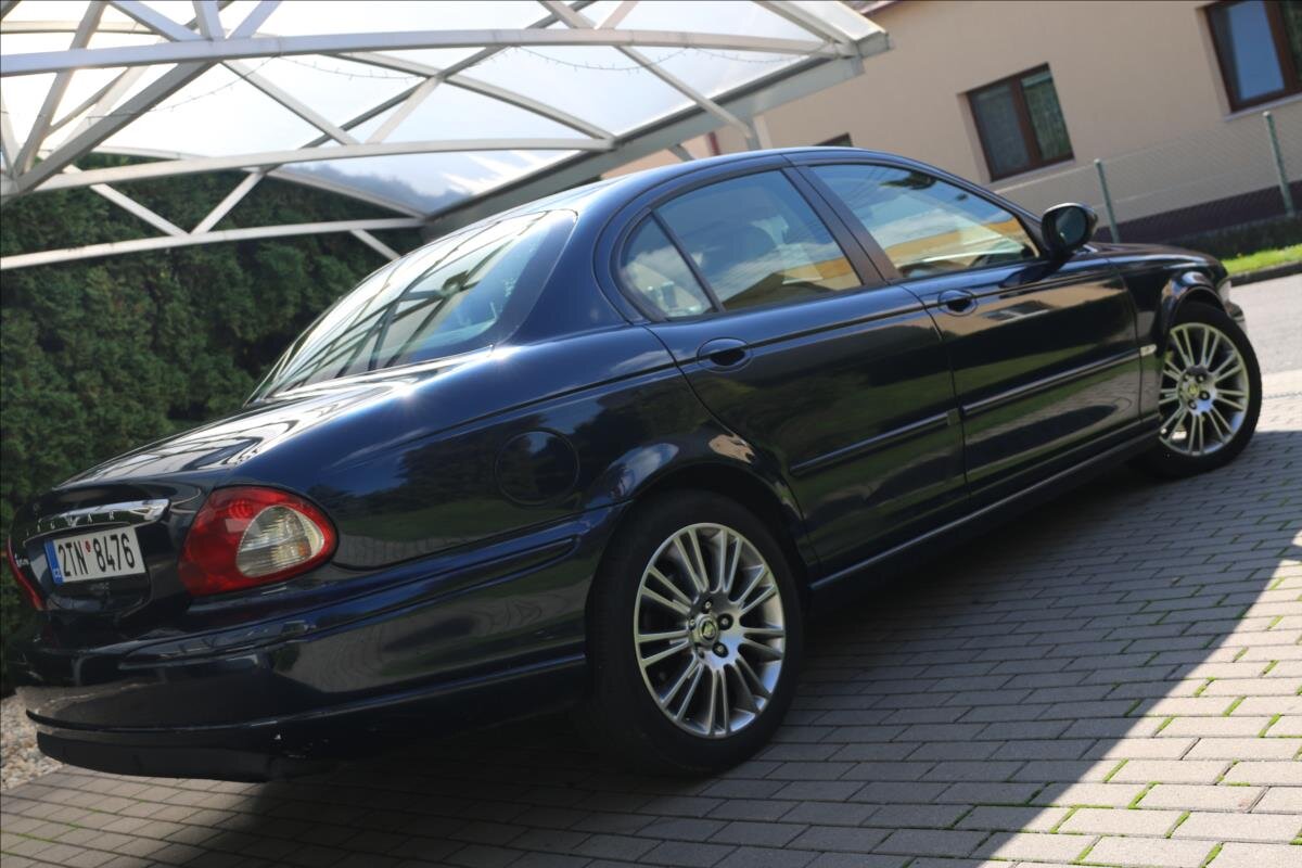 Jaguar X-Type Sedan 2,2 l 114 kw
