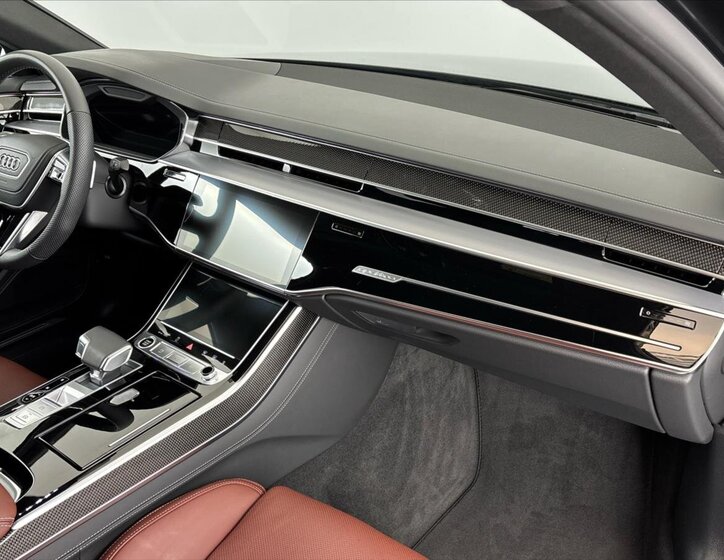 Audi A8 Sedan / Limuzína 3,0 l 210 kw