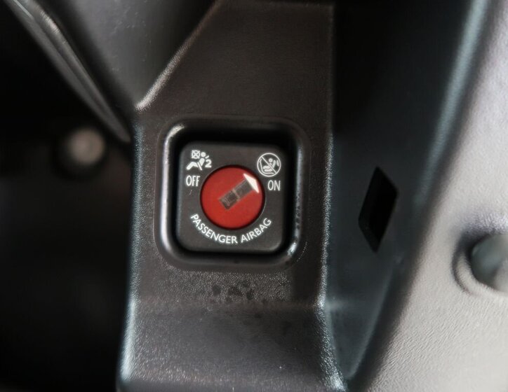 Opel Grandland SUV / Terénní 1,6 l 147 kw