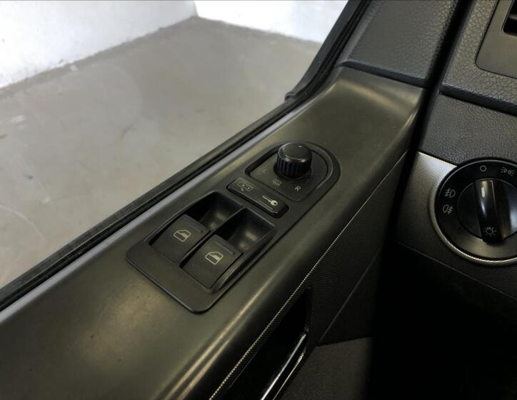 Volkswagen Multivan 24