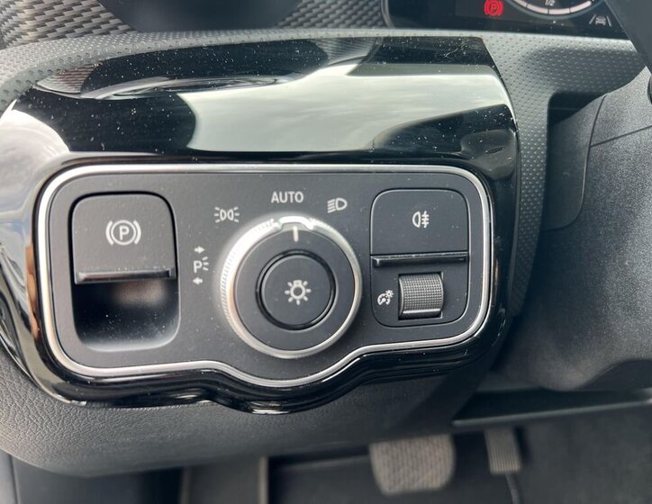 Mercedes-Benz CLA Sedan / Limuzína 1,3 l 118 kw