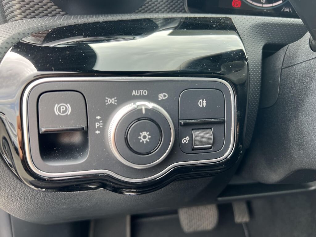 Mercedes-Benz CLA Sedan / Limuzína 1,3 l 118 kw