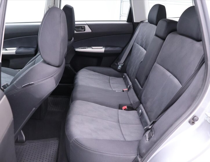 Subaru Forester SUV 2,0 l 110 kw