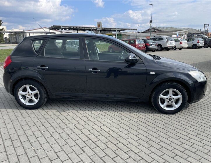 KIA Ceed Hatchback 1,4 l 80 kw