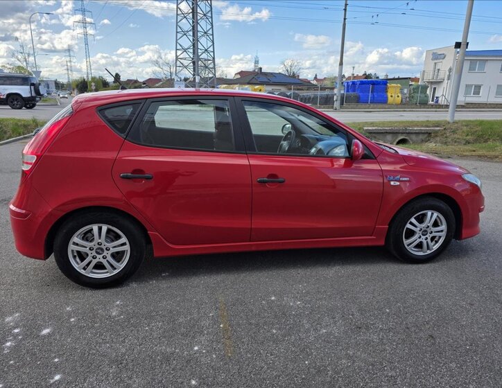 Hyundai i30 Hatchback 1,4 l 77 kw