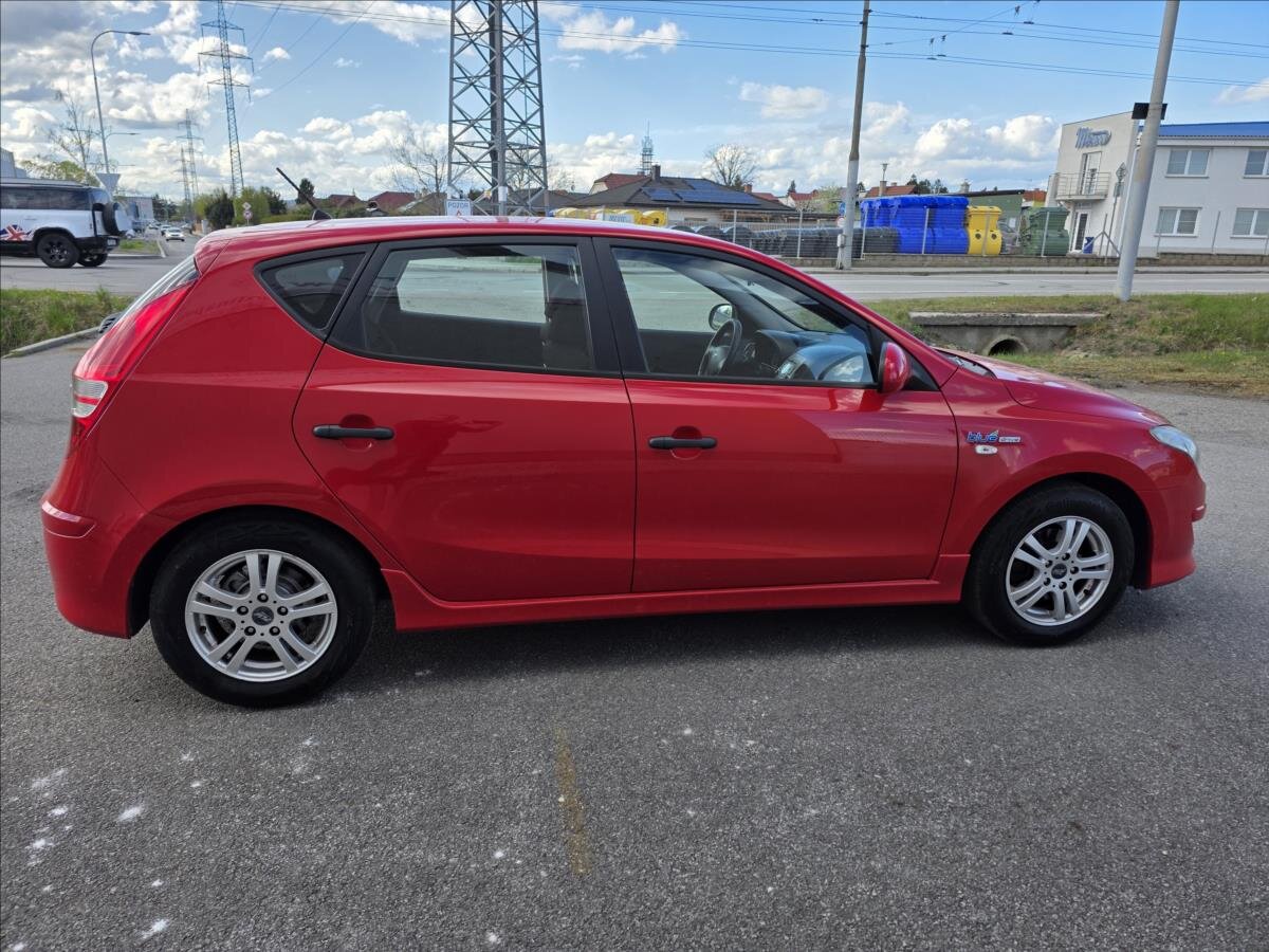 Hyundai i30 Hatchback 1,4 l 77 kw