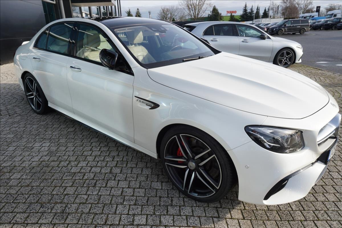 Mercedes-Benz Třídy E Sedan 4,0 l 450 kw