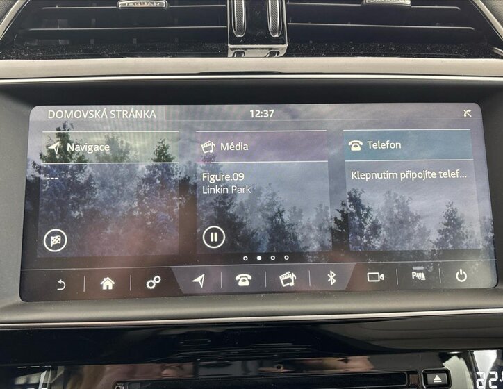 Jaguar F-Pace SUV / Terénní 2,0 l 132 kw