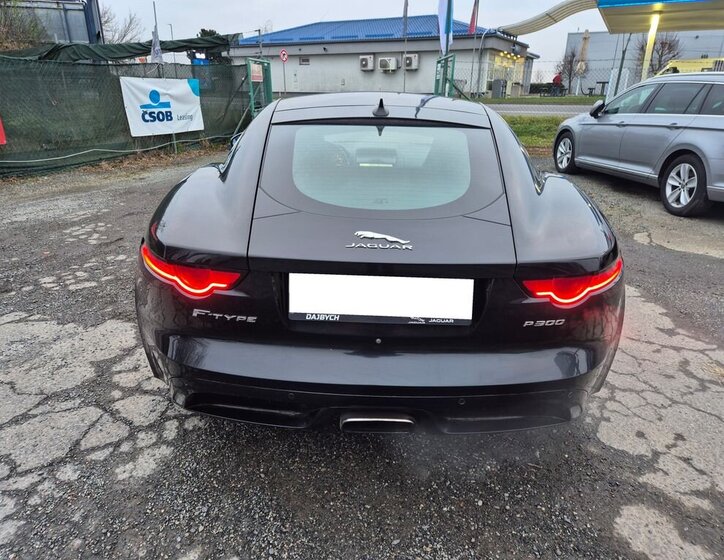 Jaguar F-Type Kupé 2,0 l 221 kw