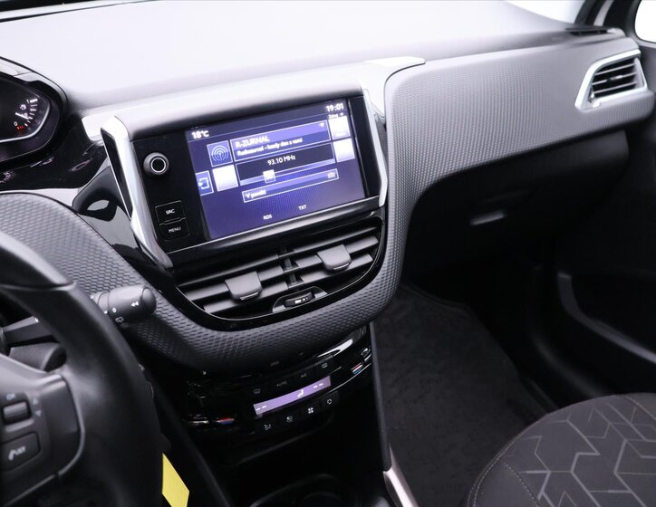 Peugeot 2008 SUV / Terénní 1,2 l 81 kw