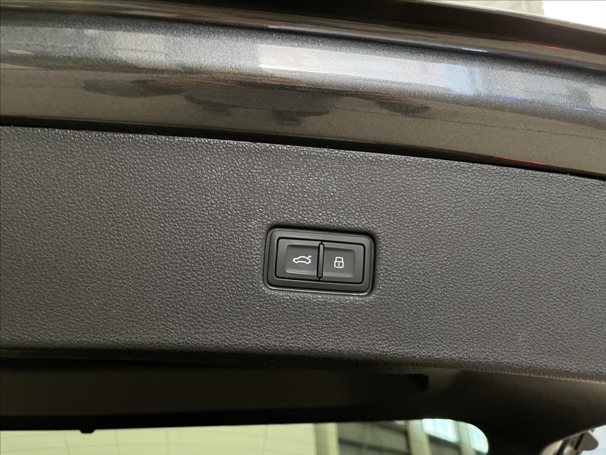 Audi SQ8 SUV 4,0 l 373 kw