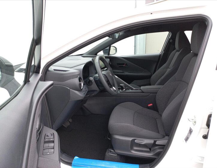 Toyota C-HR CUV / Crossover 1,8 l 72 kw